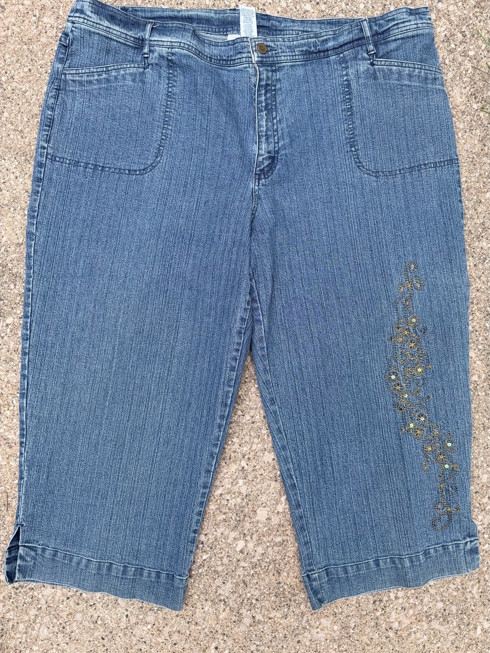 Sag Harbor Jean Company 24W Embroidered Denim Capri Jeans Plus Size Boho